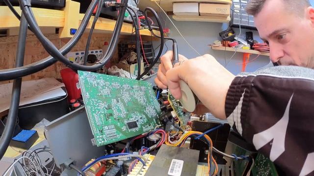 Riparazione yamaha HTR-3063 смотреть онлайн
