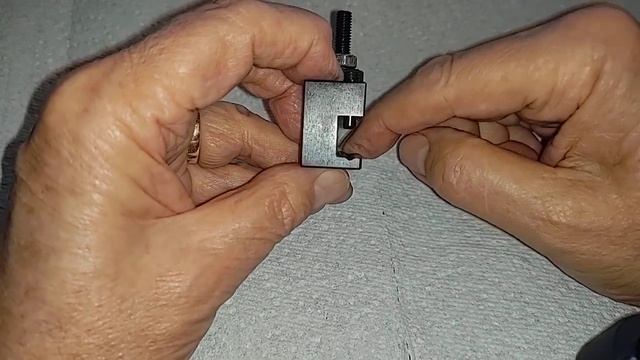 Shars OXA 250 002 tool holder problem, bad thread on one of the 4 clamp screw holes. смотреть онлайн