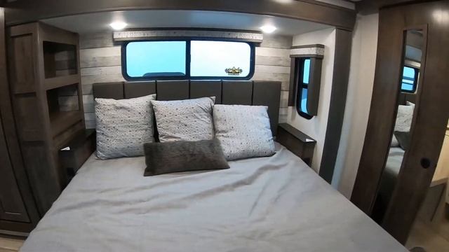 Alliance Paradigm 340RL Fifth Wheel RV Tour - Rambling with Phil смотреть онлайн