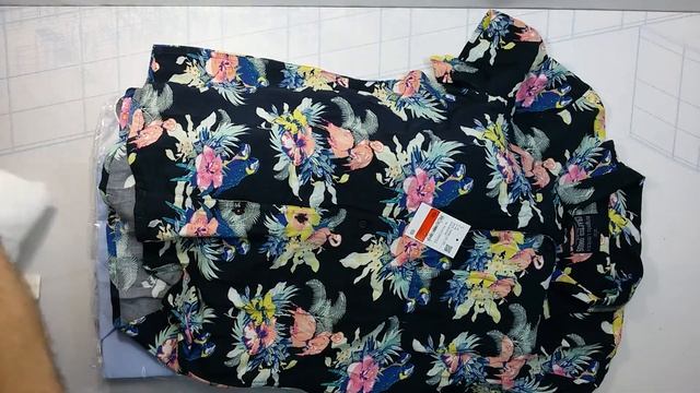 5186 Рубашки мужские C&A сток 1 пак, 16 шт, 3.6 кг, 20 €/кг смотреть онлайн