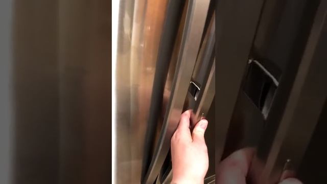 Samsung 22.4 cu. Ft. Food Showcase 4-Door French Door Refrigerator смотреть онлайн