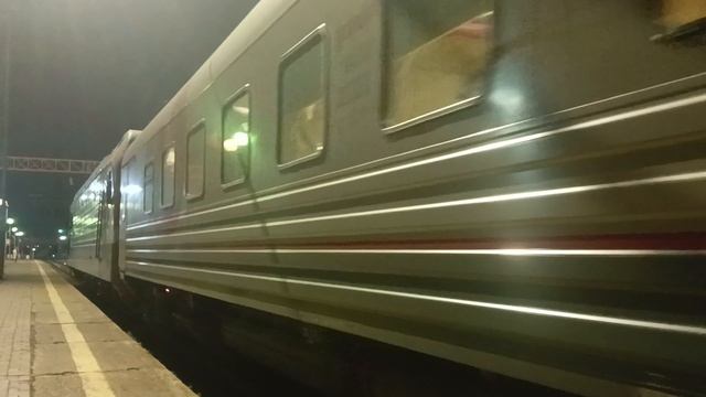 ЭП1М-573 с поездом 246А Санкт-Петербург-Ейск пребывает на вокзал Воронеж-Южный. смотреть онлайн