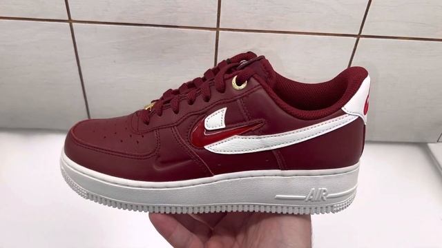 Nike Air Force 1 Low Premium History Of Logos Team Red Womens Shoes смотреть онлайн