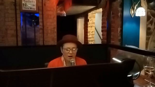 Ela Southgate at Nautilus Lounge смотреть онлайн