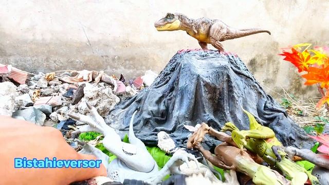 GIANT T-REX, Spinosaurus, Triceratops, Regaliceratops | Jurassic World Dinosaurs Collection! смотреть онлайн