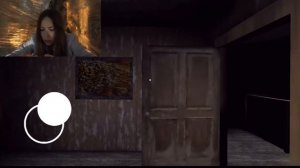 Элли Ди играет в Granny