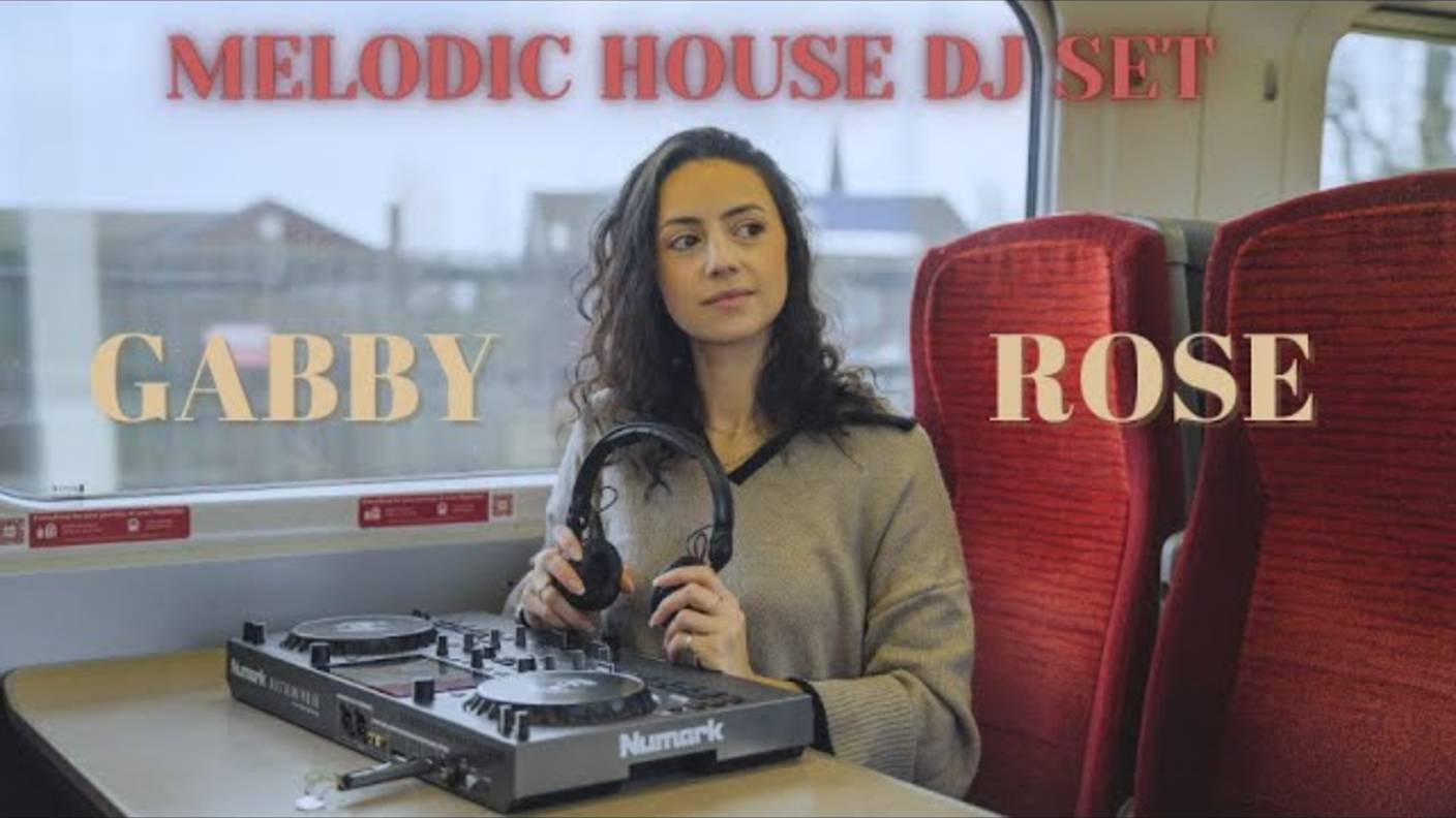 Gabby Rose | Chill DJ Set on London Train [Melodic House] смотреть онлайн