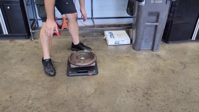 LS Flywheel Weight Comparison Steel LS7 Style VS Billet Aluminum LS7 from RAM Clutches смотреть онлайн