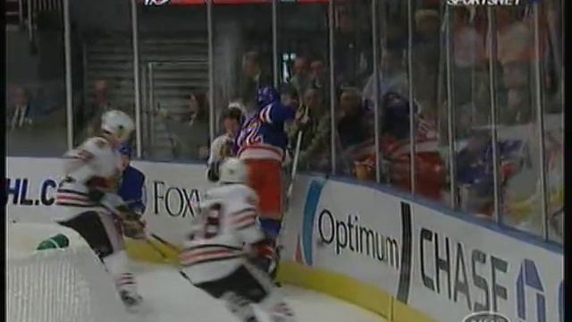 Brian Boyle unloads on Duncan Keith смотреть онлайн