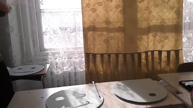ПАДАЮЩИЙ СТОЛ смотреть онлайн