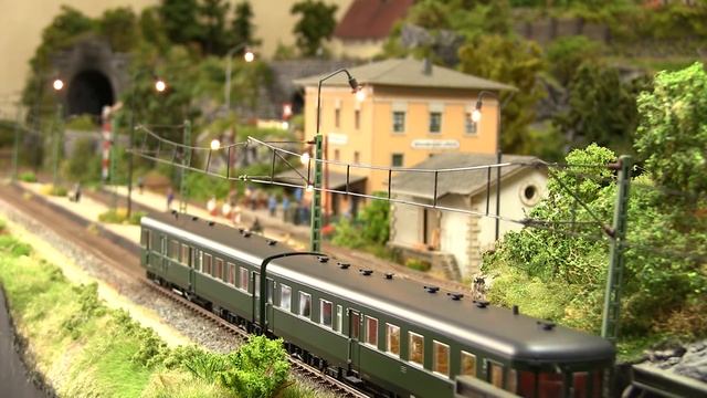 Brawa German VT 137 Diesel Rail Cars смотреть онлайн