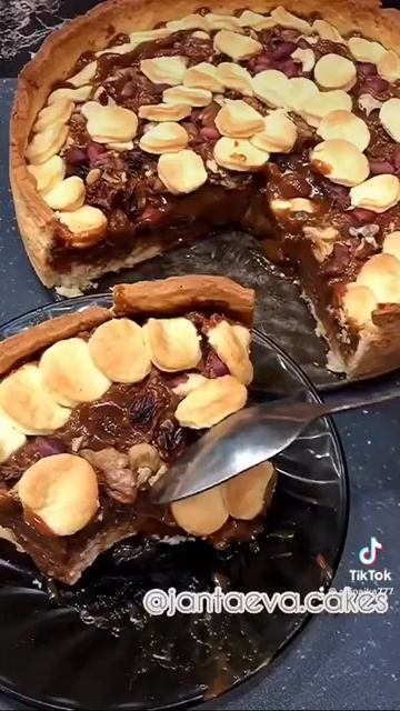 Чизкейк со сгущёнкой и орешками смотреть онлайн