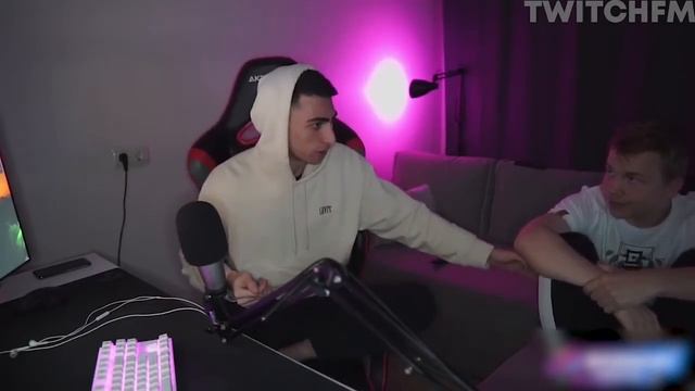 ТОП МОМЕНТЫ Twitch ФЕЙЛ НА ТУРНИРЕ Прыгнула с 207 ЛИТВИН СЖЕГ СВОЮ АКУЛУ смотреть онлайн