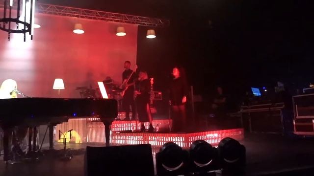 Freya Ridings - You Mean The World To Me @ Birmingham O2 Academy смотреть онлайн