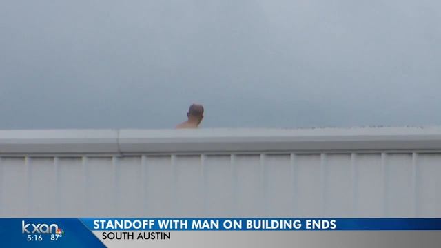 SWAT standoff with man on South Austin rooftop ends peacefully смотреть онлайн
