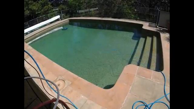 ICH iCleaner 200 Robotic Pool Cleaner in use смотреть онлайн