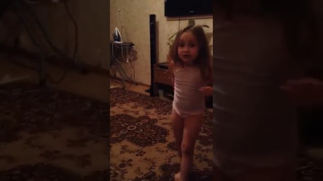 Я дочка и точка!! Немного детских видео смотреть онлайн