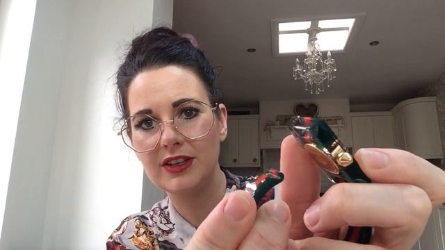 Unboxing reveal new Gucci vintage collection watch with pink crystal stones from goldsmiths jewelle смотреть онлайн