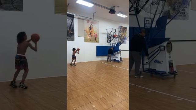 Gettin some work in at the Mac смотреть онлайн