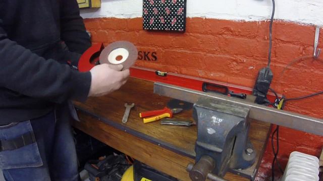 Lidl Cordless Angle Grinder. Battery Powered Parkside. Buy the 4AH battery and it works great смотреть онлайн