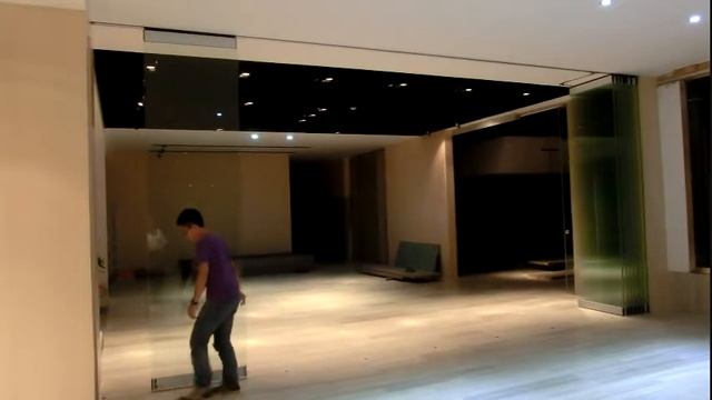 Трансформируемая перегородка типа SWS-DR (Sliding and Stacking Wall system) от GCC смотреть онлайн