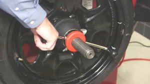 Варианты исполнения зажима колеса на балансировочных стендах Hunter Engineering