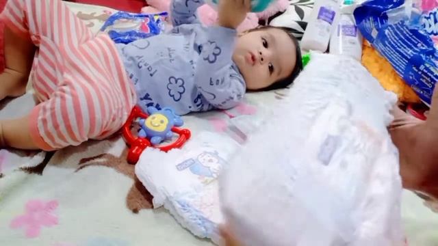 Pampers vs MamyPoko Pants Review Best Overnight diaper for baby newborn & toddler? The Menka Vlog смотреть онлайн