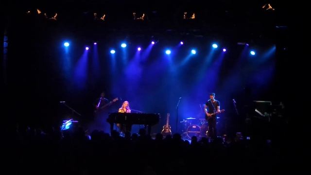 Freya Ridings - live - Frankfurt - Pop Musik - Singer Songwriter смотреть онлайн