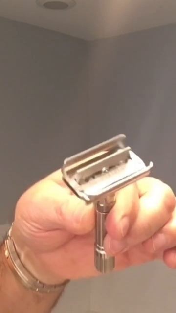 1959 Gillette FatBoy E4 #skincare #skincareroutine #shaving #razor #tutorial #shorts #blade #howto смотреть онлайн