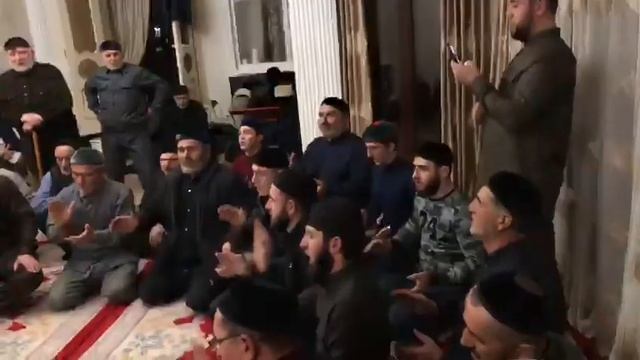 Б1ачи - Юртар Хьаьжи мурдш саг1а докххаш шай хилчу муридан Ширвани Хьаьжина 🤲🤲🤲🤲🤲☝️ смотреть онлайн