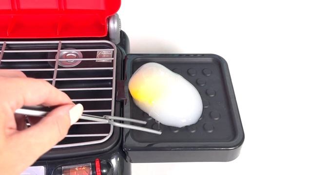 Kitchen Pretend Play with Toy Grill for Kids! смотреть онлайн
