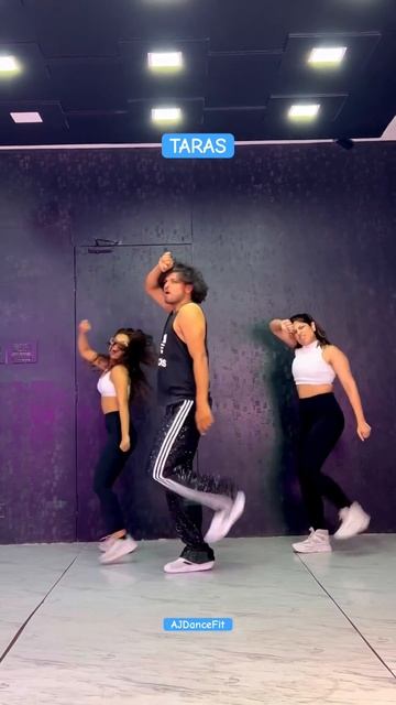 #taras #dancefitnesschallenge #akshayjainchoreography #ajdancefit #dance #munjya смотреть онлайн