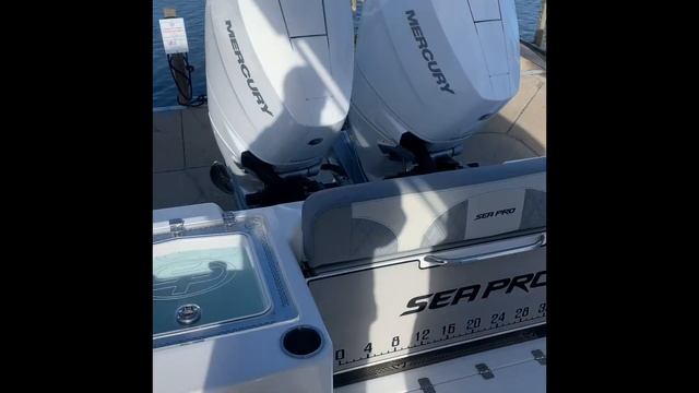 2024 Sea Pro 322CC Offshore center console with Twin Mercury 400HP. смотреть онлайн