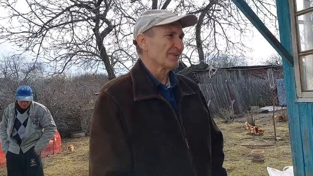 В 92 года дедушка Николай держится молодцом! смотреть онлайн