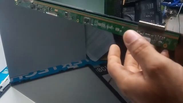 FALLA DE UN TV westinghouse LED DE 32, PRENDE Y SE QUEDA OSCURA SOLUCIÓN смотреть онлайн