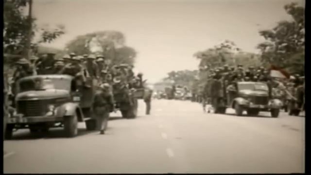 Năm Anh Em Trên Một Chiếc Xe Tăng Nhiều Ca Sĩ Lyrics MV смотреть онлайн