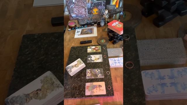 Four Rings Daily Tarot Focus expanded смотреть онлайн