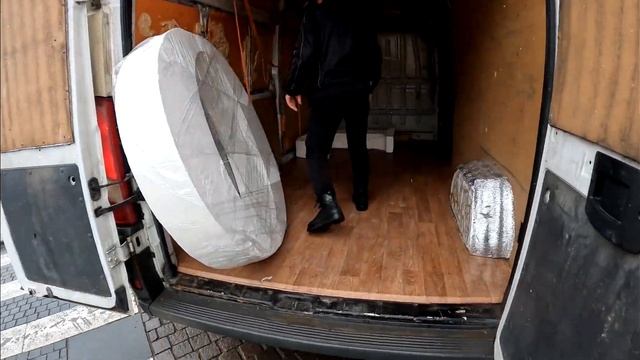 В ресторан за 888 рублей / Яндекс Грузовой смотреть онлайн