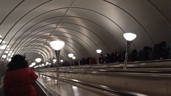 Станция метро Ладожская после ремонта