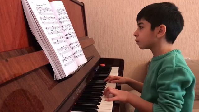 Yasin Ağayevin pianoda yeni etüd üzərində ilk çalışması смотреть онлайн