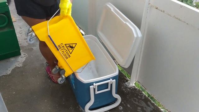 CLEAN WITH ME // EXTREME CLEANING MOTIVATION// BALCONY CLEAN-PART ONE смотреть онлайн
