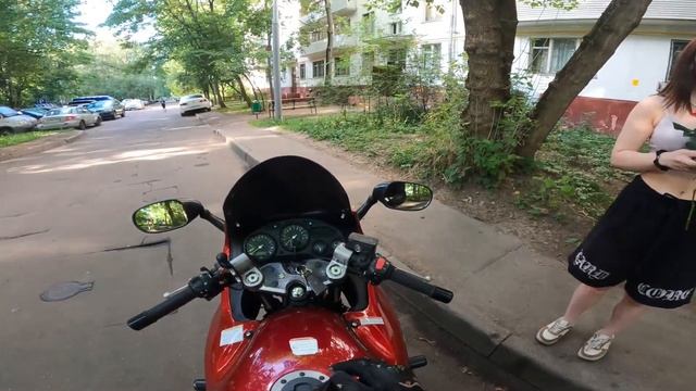 Мотовлог ДАРИМ ДЕВУШКАМ ЦВЕТЫ и КАТАЕМСЯ