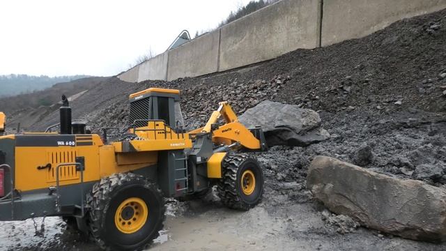 KOMATSU WA 600-6!!! HEAVY WORK AT THE BIG CONSTRUCTION 2023!!! смотреть онлайн