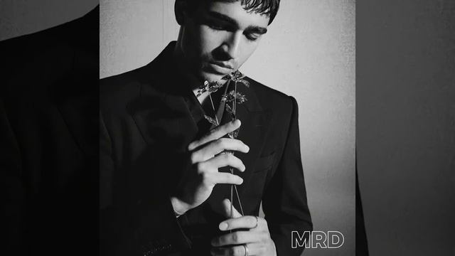 Поёт талантливый Мерт Рамазан Демир🎙️ Hayat Gibi(до чего дошли технологии 👍)#mertramazandemir