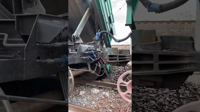 Выгрузка Думпкаров 😁 смотреть онлайн