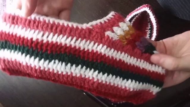 Мои работы в этом году. Вязаная шапочка, сумочка, носочки, варежки кошелёкчек для карт 🥰🥰🥰 смотреть онлайн