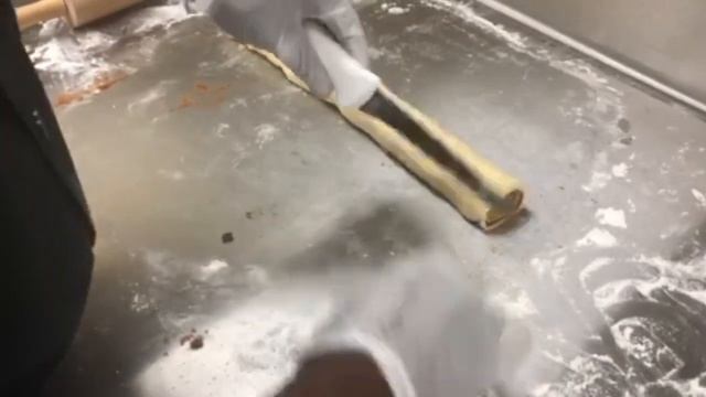 How to make the best cinnamon rolls using your favorite pudding to keep it super moist смотреть онлайн
