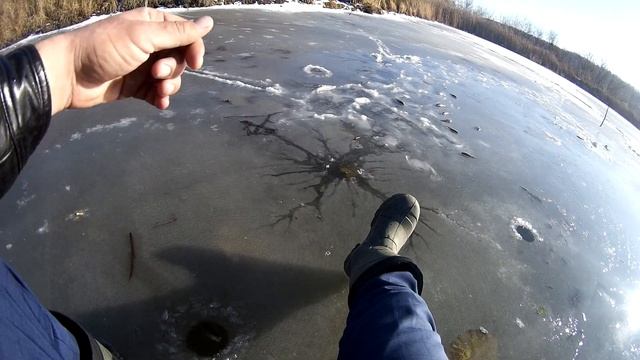 Первый ЛЁД!!! Первые окуня!!!! Ура!!! Сезон открыт! смотреть онлайн