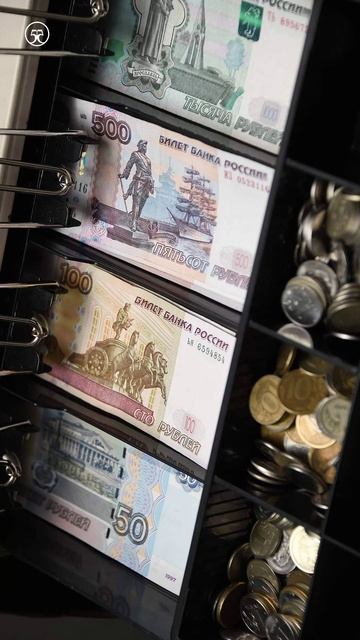 Женщина купила товар за 1000 рублей у владельца магазина. Она заплатила ему банкнотой 💵 в 5000 руб смотреть онлайн