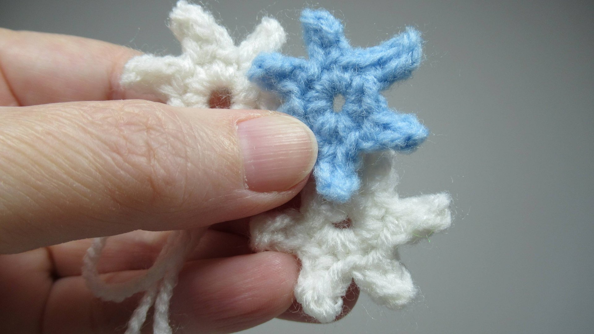 Как связать маленькую снежинку всего за один ряд смотреть онлайн